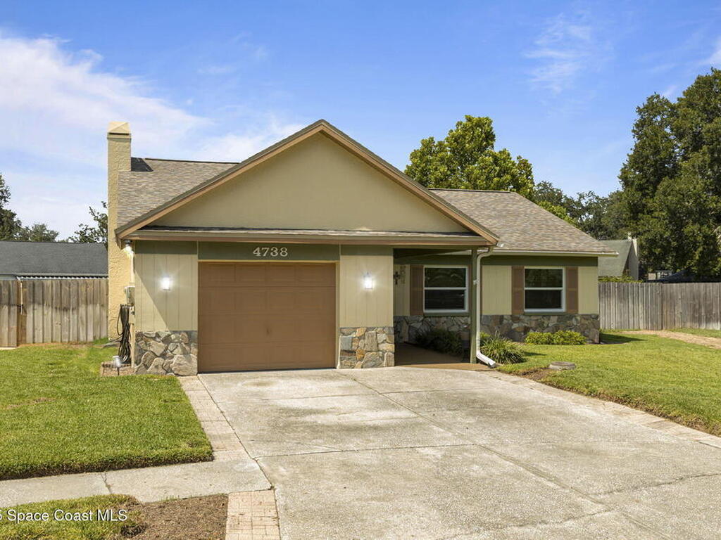 4738 N Dawnmeadow Court, Plant City, FL 33566