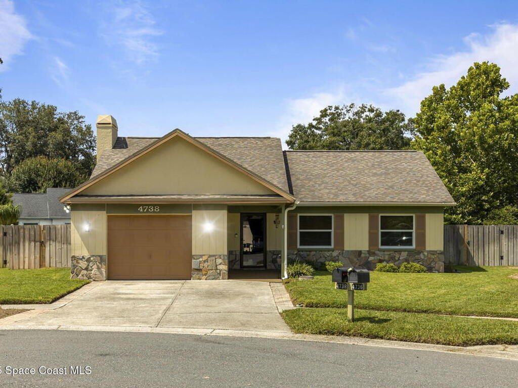 4738 N Dawnmeadow Court, Plant City, FL 33566