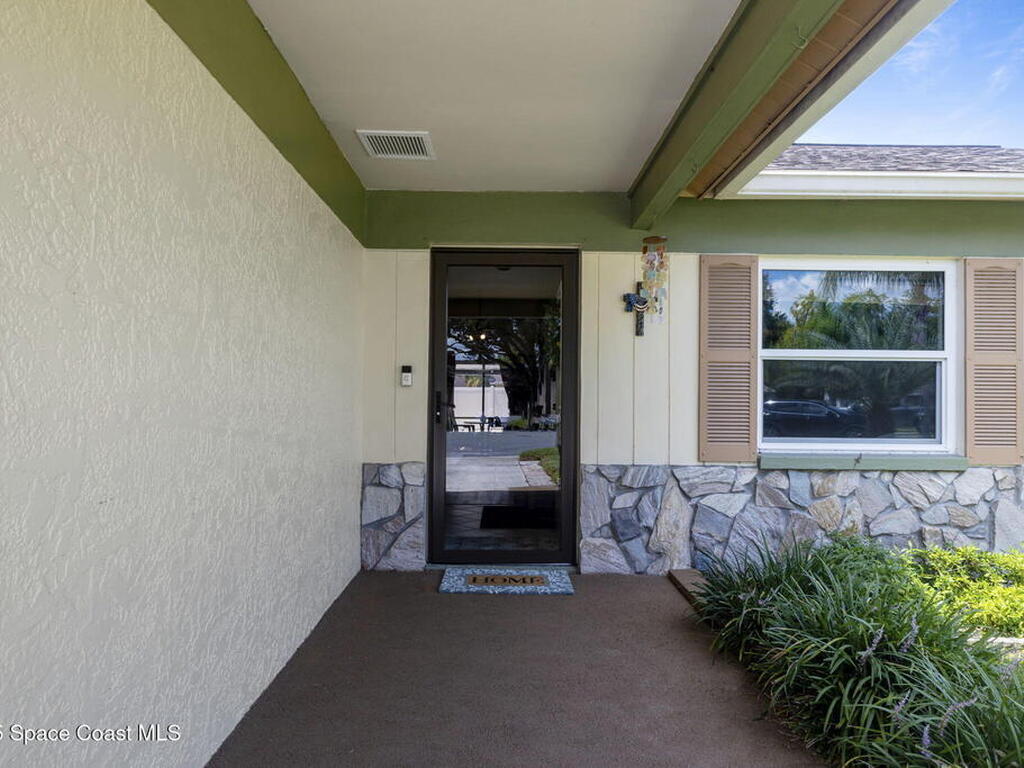 4738 N Dawnmeadow Court, Plant City, FL 33566