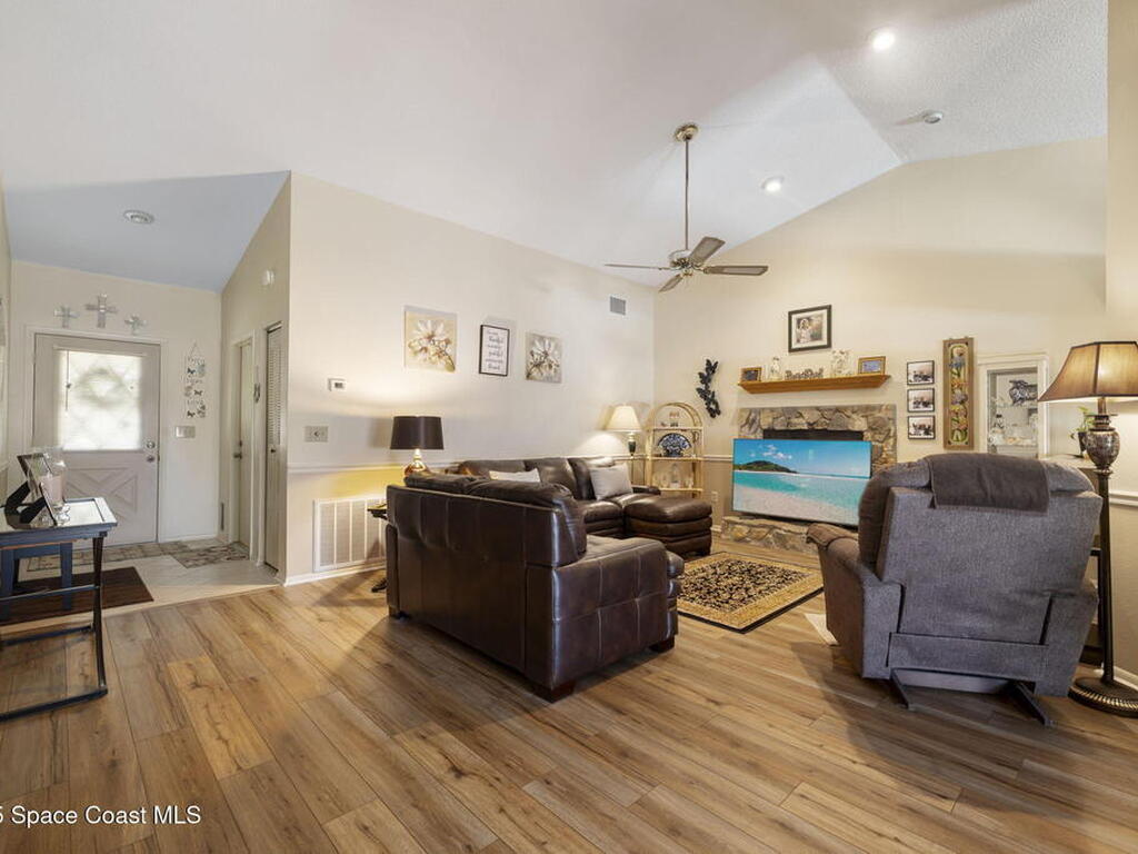 4738 N Dawnmeadow Court, Plant City, FL 33566