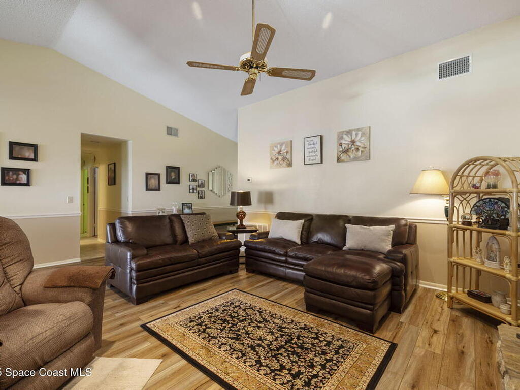 4738 N Dawnmeadow Court, Plant City, FL 33566