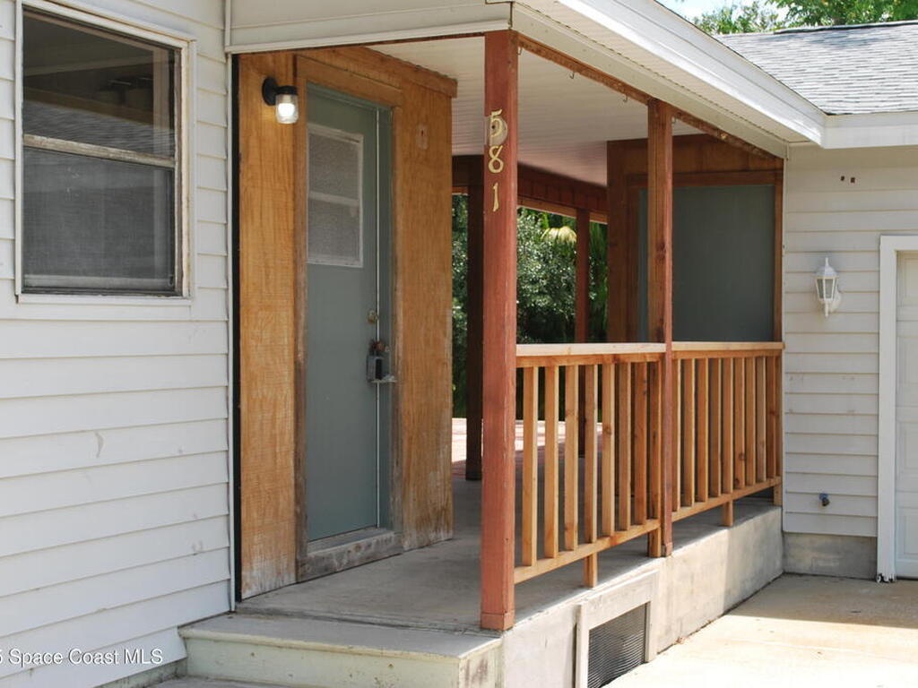 581 Borraclough Avenue, Palm Bay, FL 32907