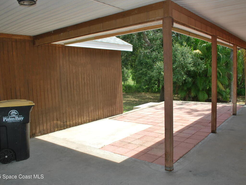 581 Borraclough Avenue, Palm Bay, FL 32907