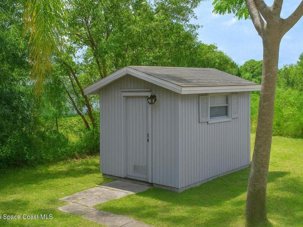 581 Borraclough Avenue, Palm Bay, FL 32907