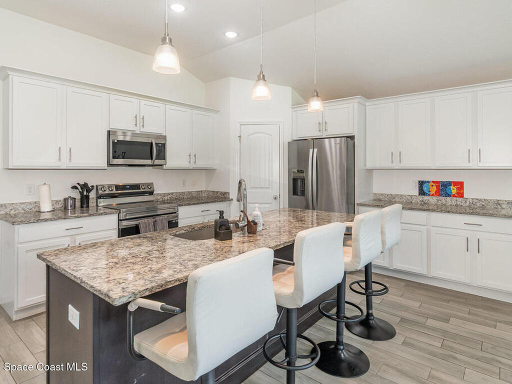 1534 Pine Street, Orlando, FL 32824