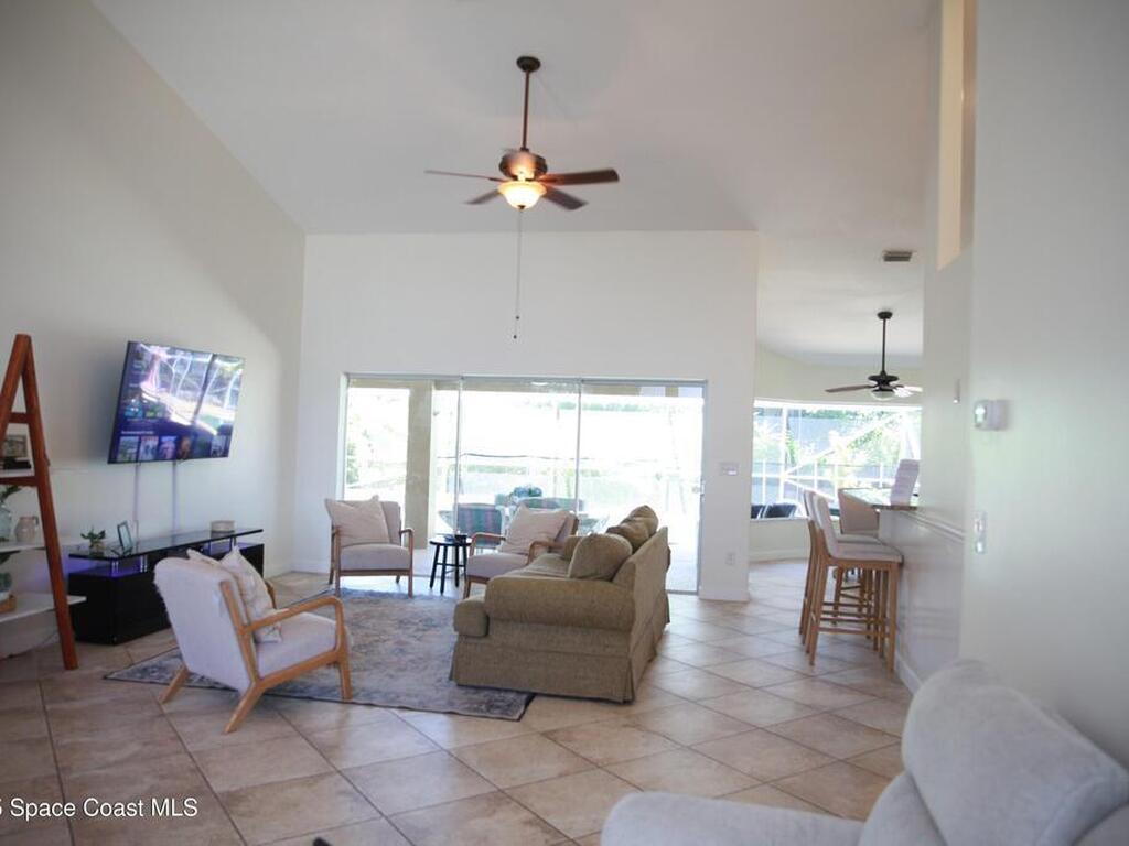 348 Lake Victoria Circle, Melbourne, FL 32940