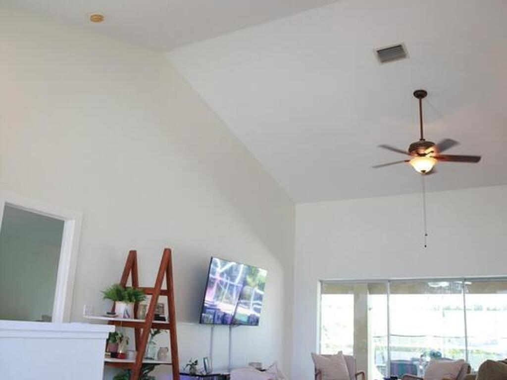 348 Lake Victoria Circle, Melbourne, FL 32940