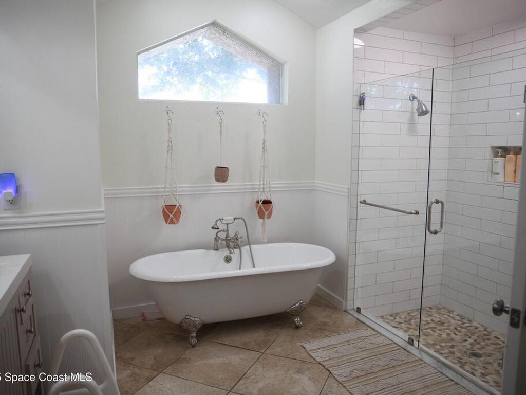 348 Lake Victoria Circle, Melbourne, FL 32940