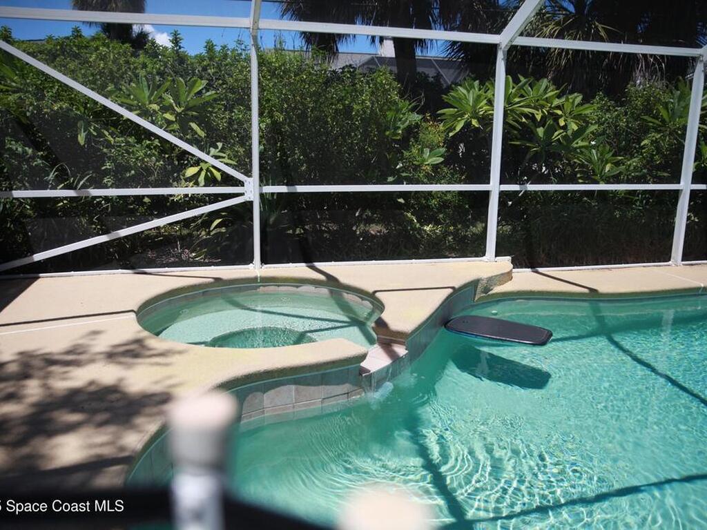348 Lake Victoria Circle, Melbourne, FL 32940