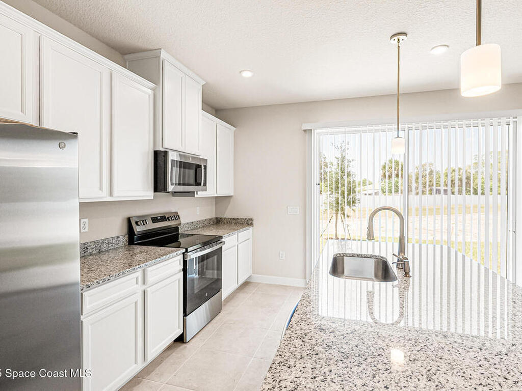 1888 Kendall Pointe Place, Melbourne, FL 32935