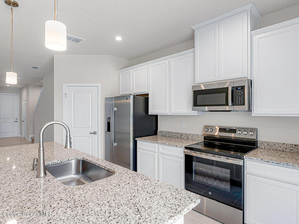 1888 Kendall Pointe Place, Melbourne, FL 32935