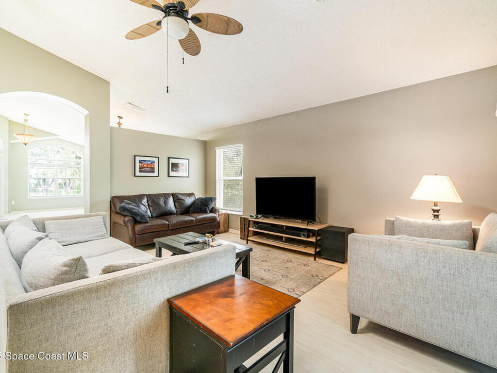 2902 Joseph Circle, Oviedo, FL 32765