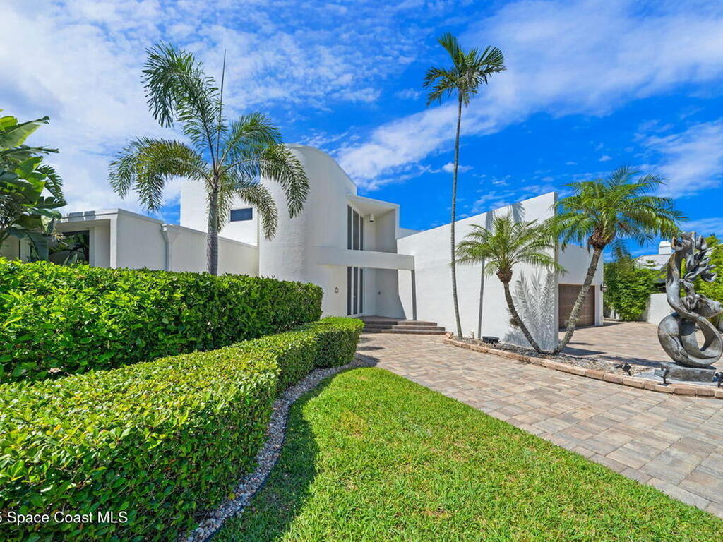 84 Country Club Road, Cocoa Beach, FL 32931