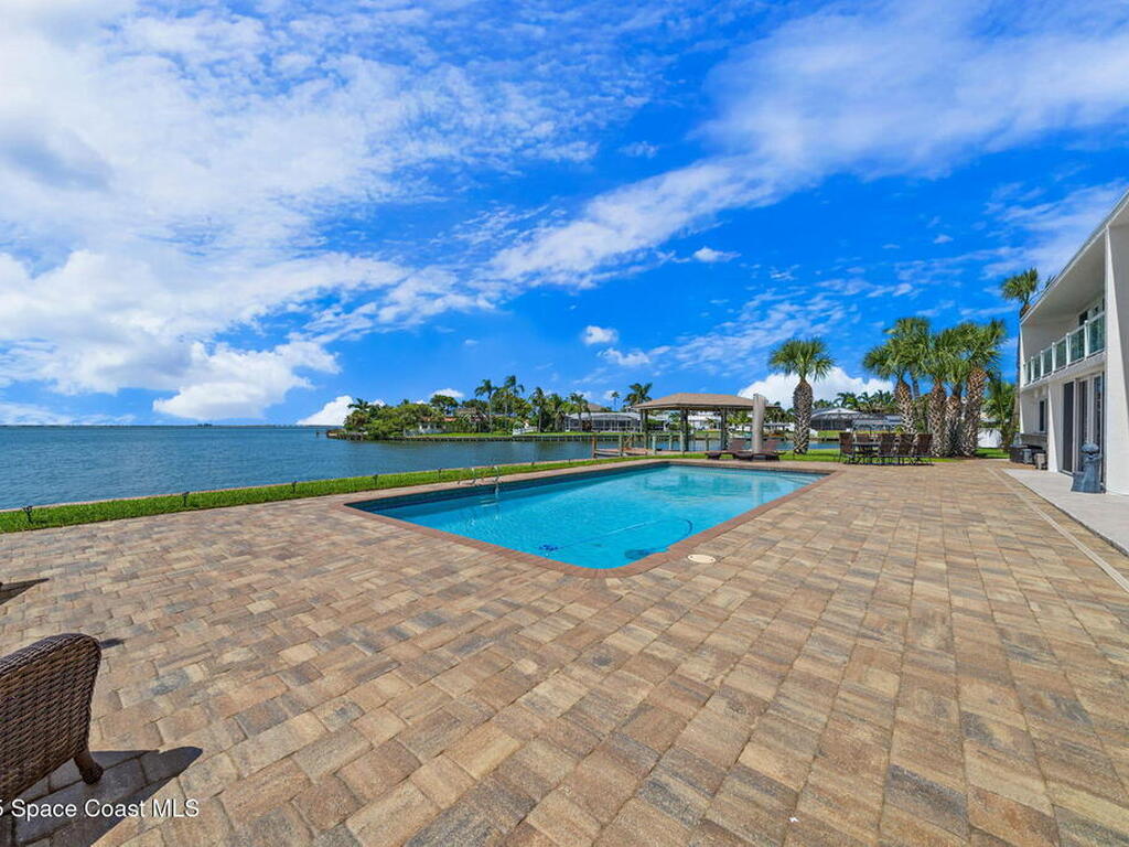 84 Country Club Road, Cocoa Beach, FL 32931