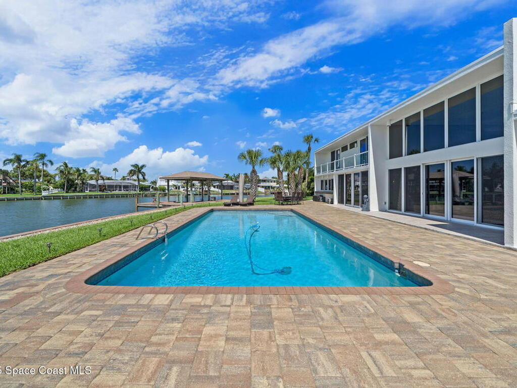 84 Country Club Road, Cocoa Beach, FL 32931