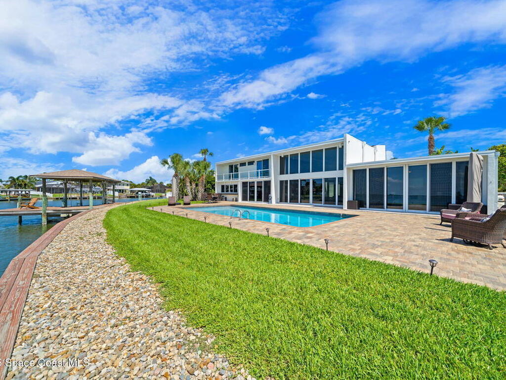 84 Country Club Road, Cocoa Beach, FL 32931