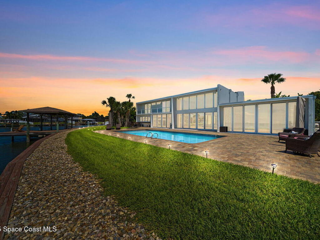 84 Country Club Road, Cocoa Beach, FL 32931