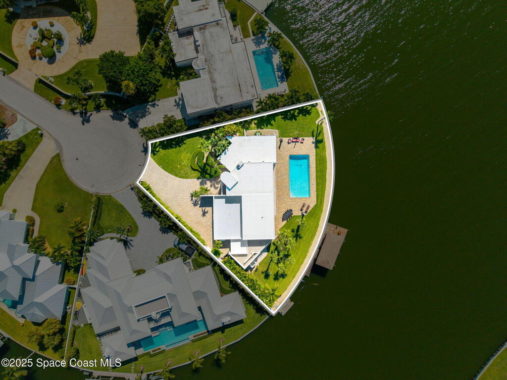 84 Country Club Road, Cocoa Beach, FL 32931