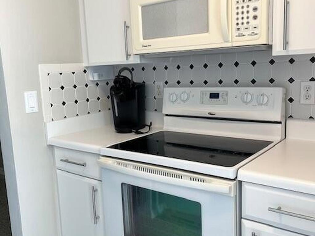 1563 S Atlantic Avenue, Cocoa Beach, FL 32931