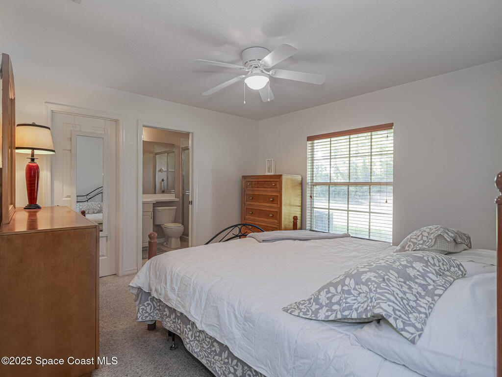 946 S Easy Street Street, Sebastian, FL 32958