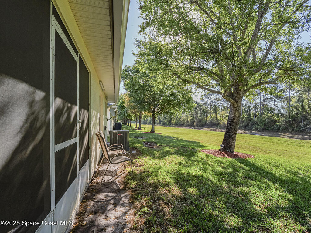 946 S Easy Street Street, Sebastian, FL 32958