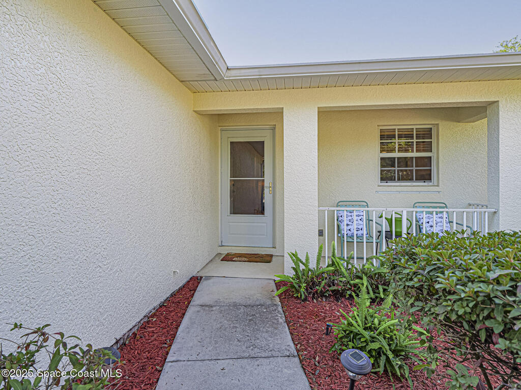 946 S Easy Street Street, Sebastian, FL 32958