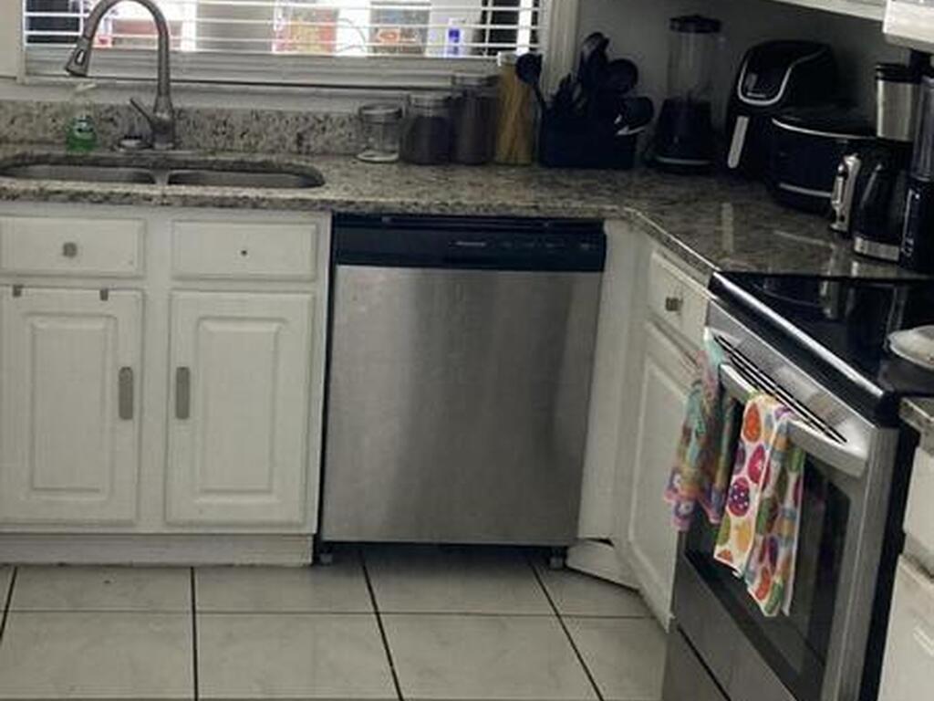 303 Cocoa Court, Kissimmee, FL 34758