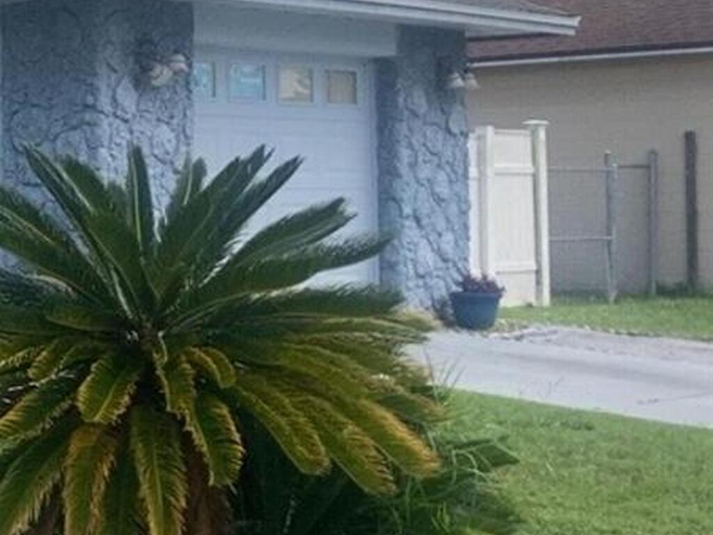 303 Cocoa Court, Kissimmee, FL 34758