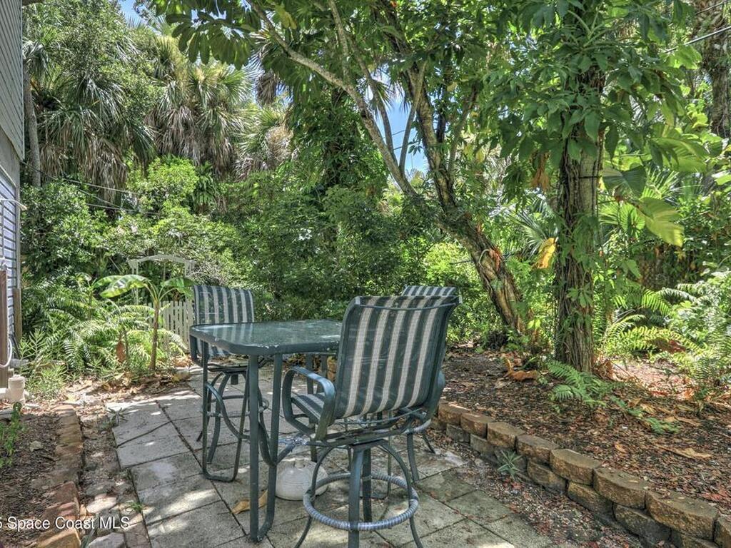 1961 W Pebble Path, Vero Beach, FL 32963
