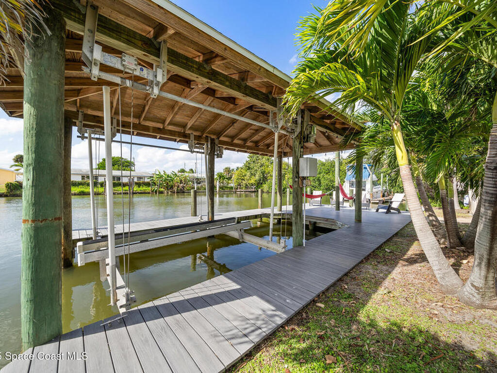 102 Deleon Road, Cocoa Beach, FL 32931