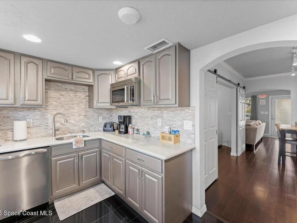 133 N Orlando Avenue, Cocoa Beach, FL 32931