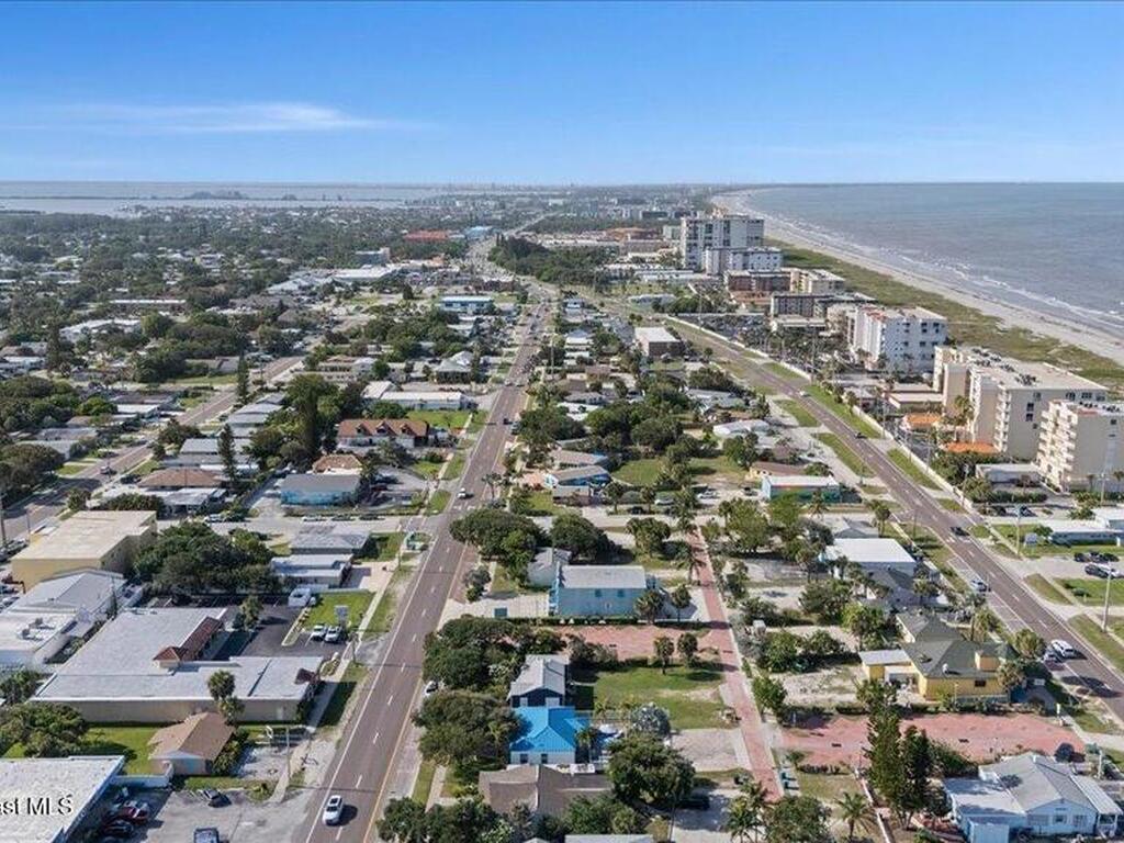 133 N Orlando Avenue, Cocoa Beach, FL 32931