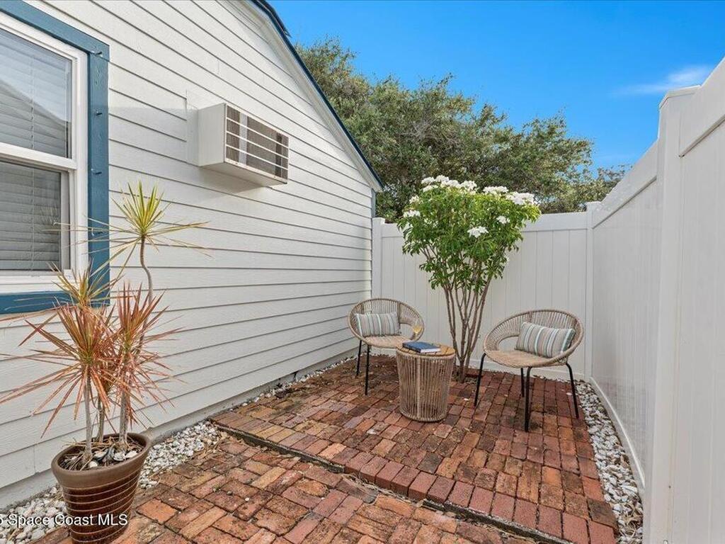 133 N Orlando Avenue, Cocoa Beach, FL 32931