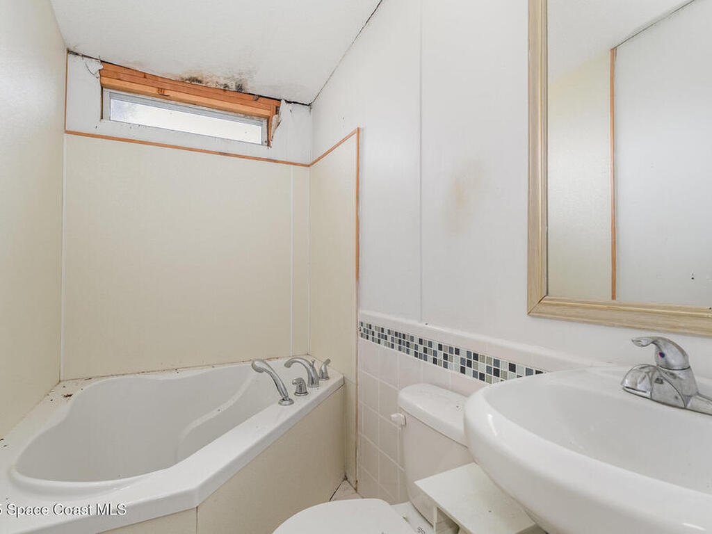 5032 Cambridge Drive, Mims, FL 32754