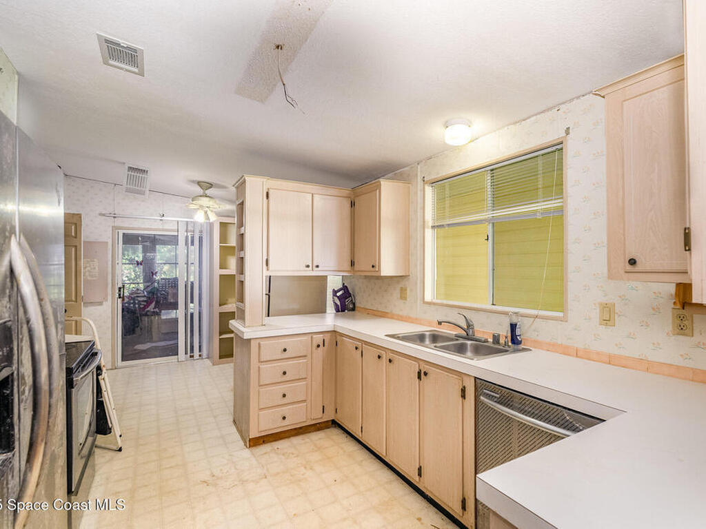 5032 Cambridge Drive, Mims, FL 32754