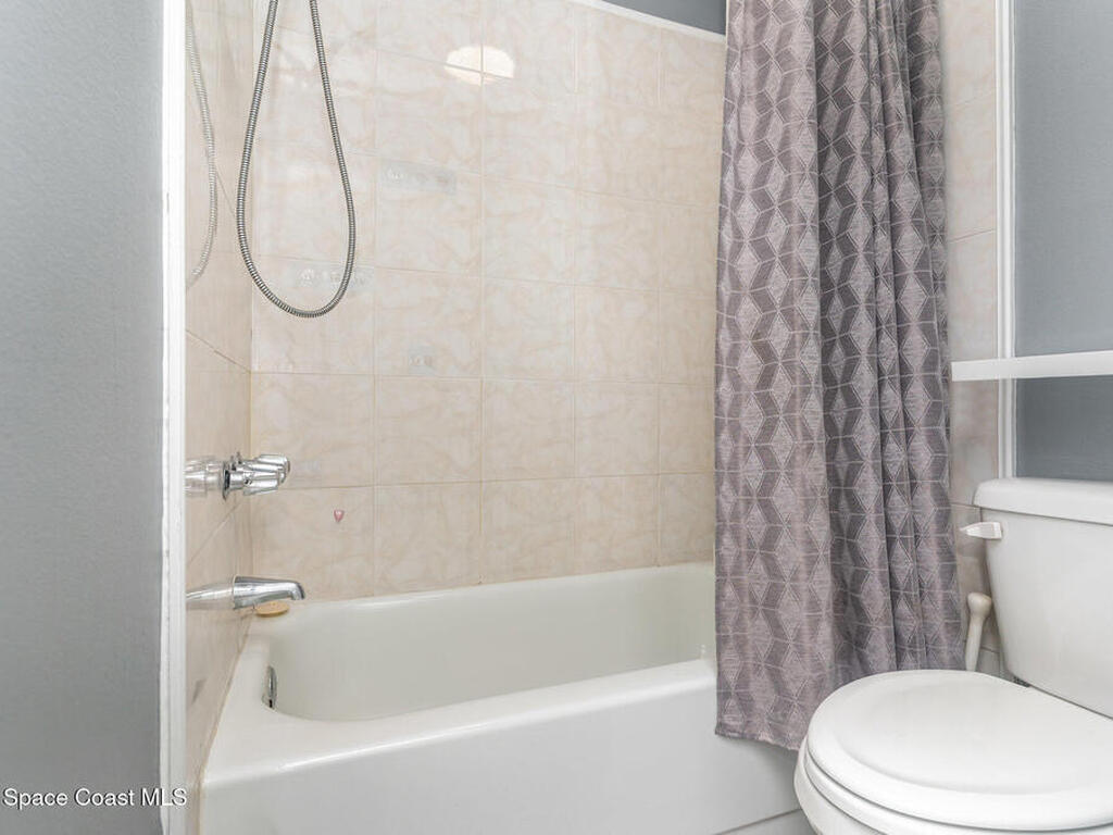 1040 Abada Court, Palm Bay, FL 32905