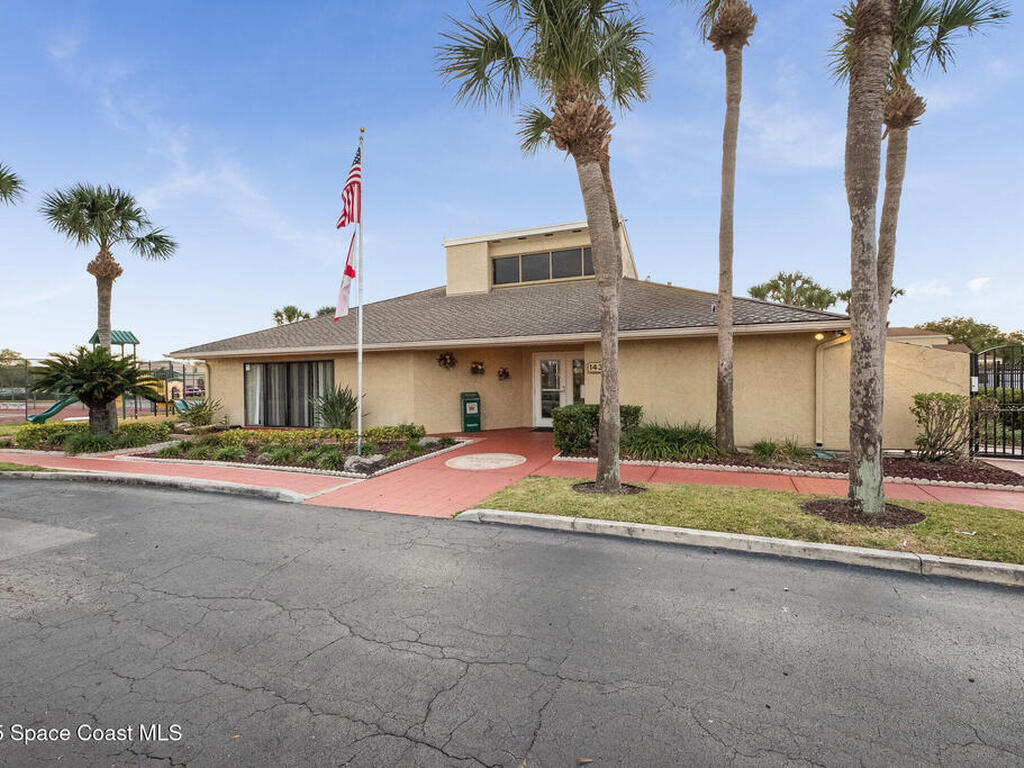 1040 Abada Court, Palm Bay, FL 32905