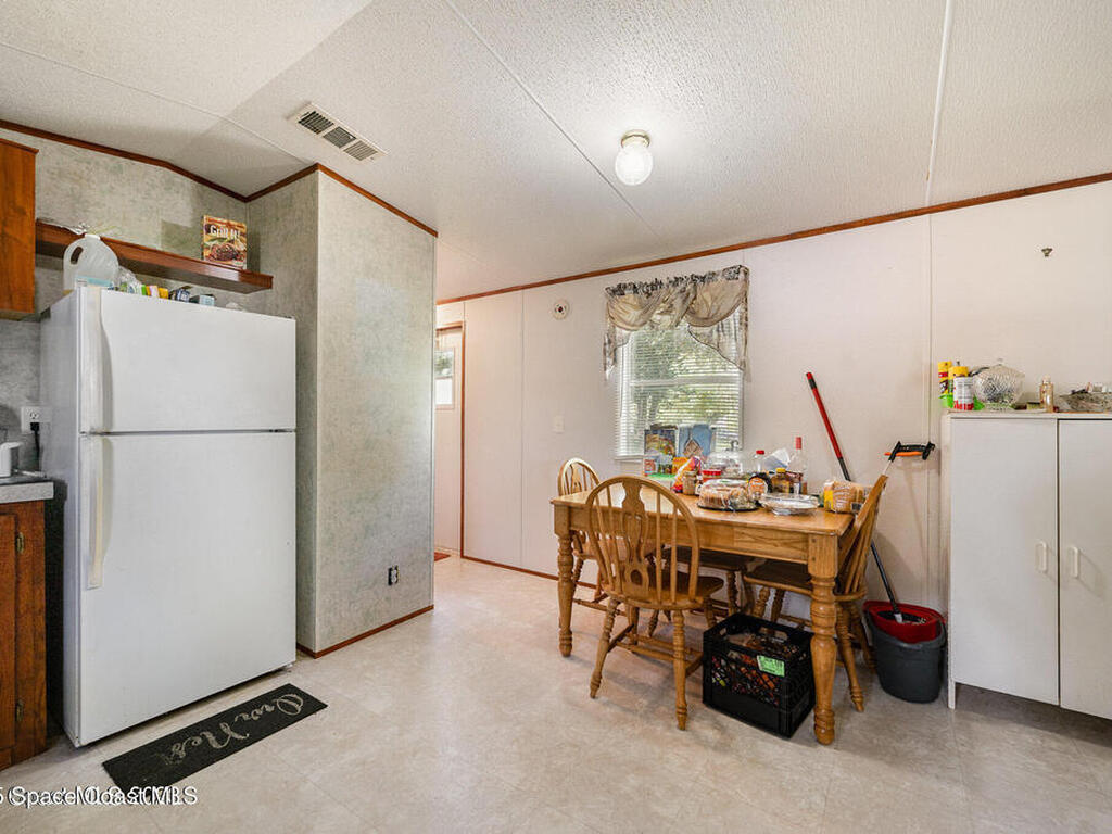 2472 Kingswood Drive, Mims, FL 32754