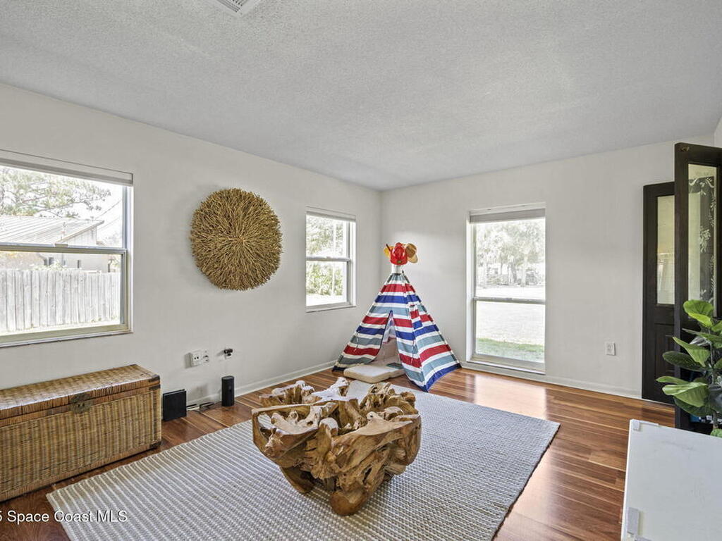 2120 Coconut Lane, Merritt Island, FL 32952