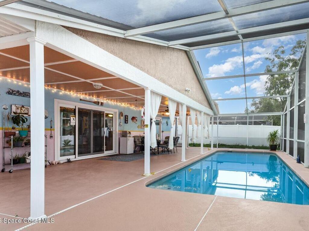2938 Pembridge Street, Kissimmee, FL 34747