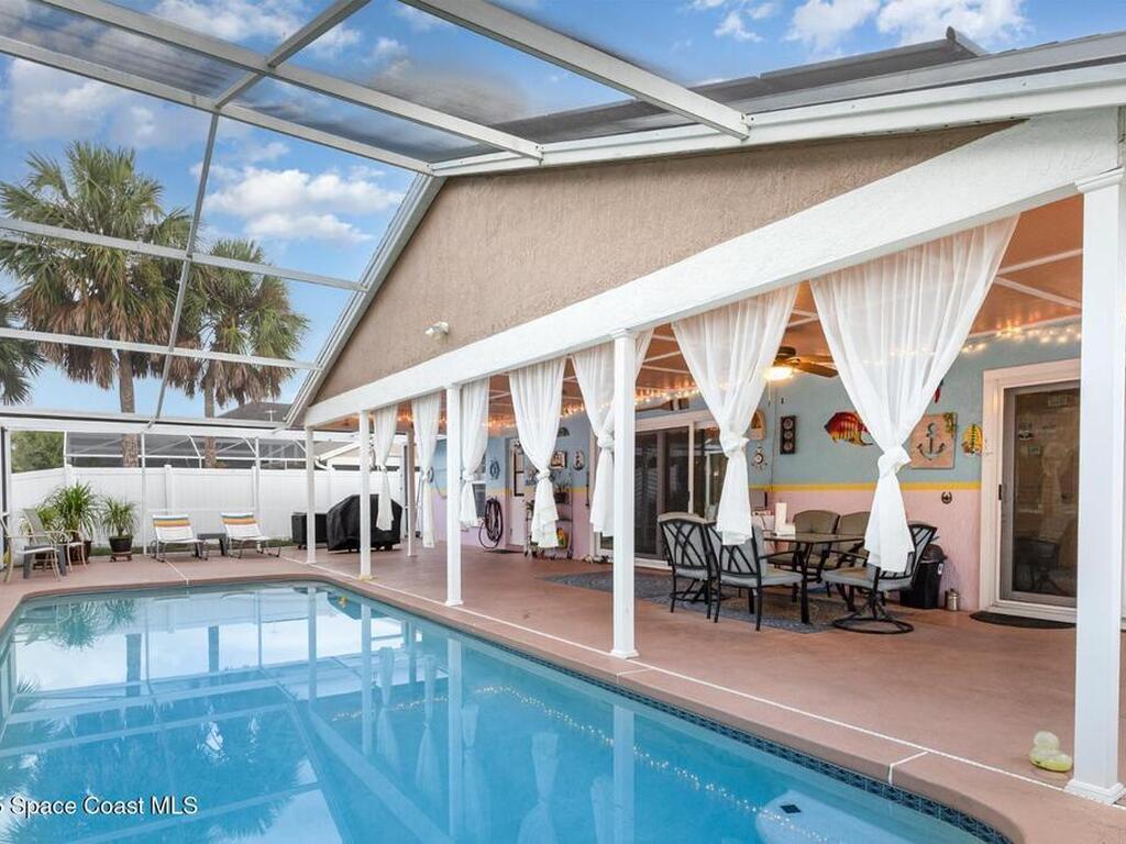 2938 Pembridge Street, Kissimmee, FL 34747