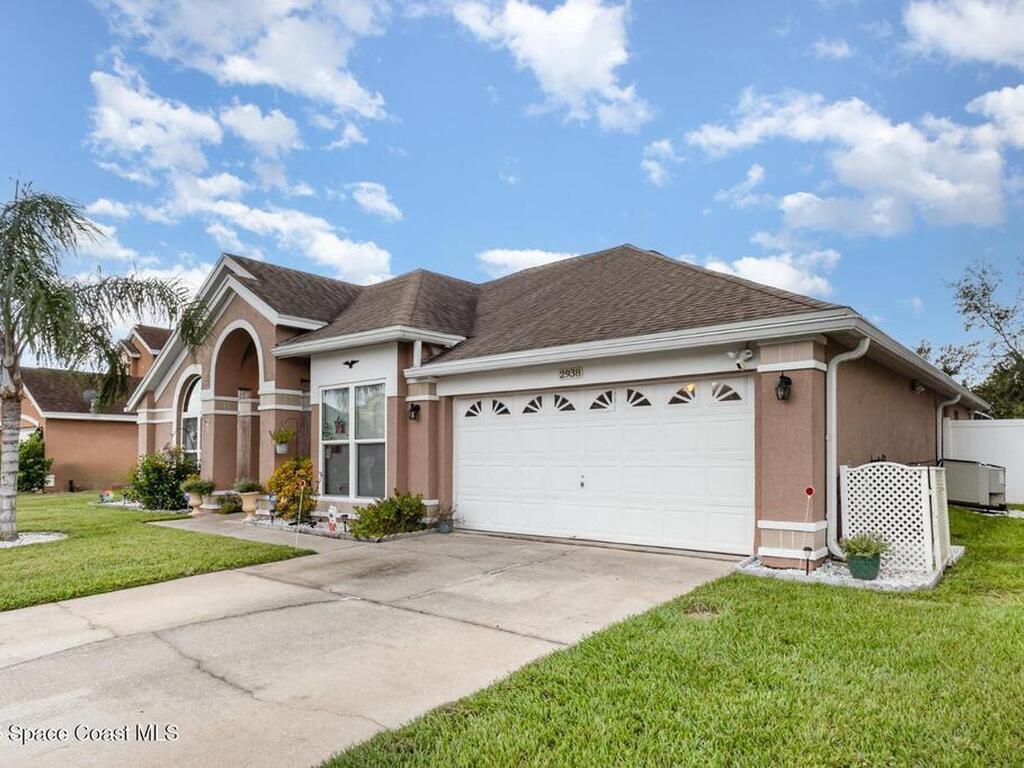 2938 Pembridge Street, Kissimmee, FL 34747