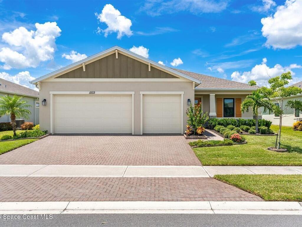 1233 Great Belt Circle, Melbourne, FL 32940