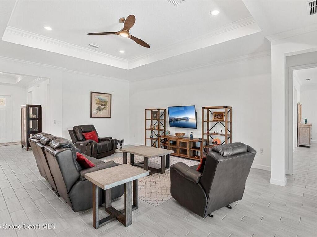 1233 Great Belt Circle, Melbourne, FL 32940
