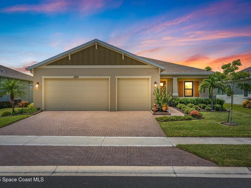 1233 Great Belt Circle, Melbourne, FL 32940