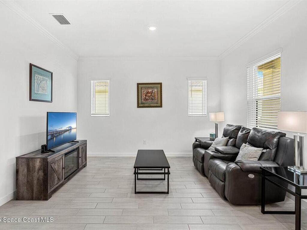1233 Great Belt Circle, Melbourne, FL 32940