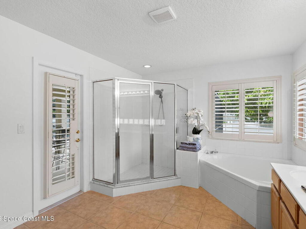 729 Strihal Loop, Oakland, FL 34787