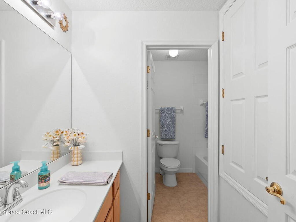 729 Strihal Loop, Oakland, FL 34787