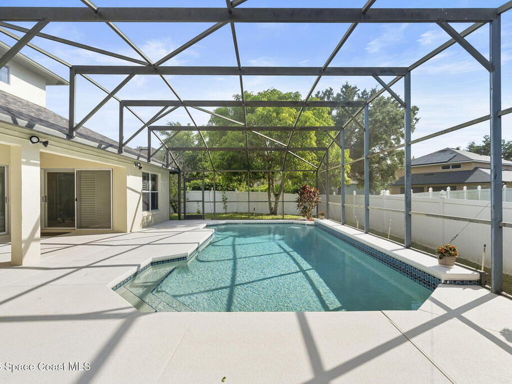 729 Strihal Loop, Oakland, FL 34787