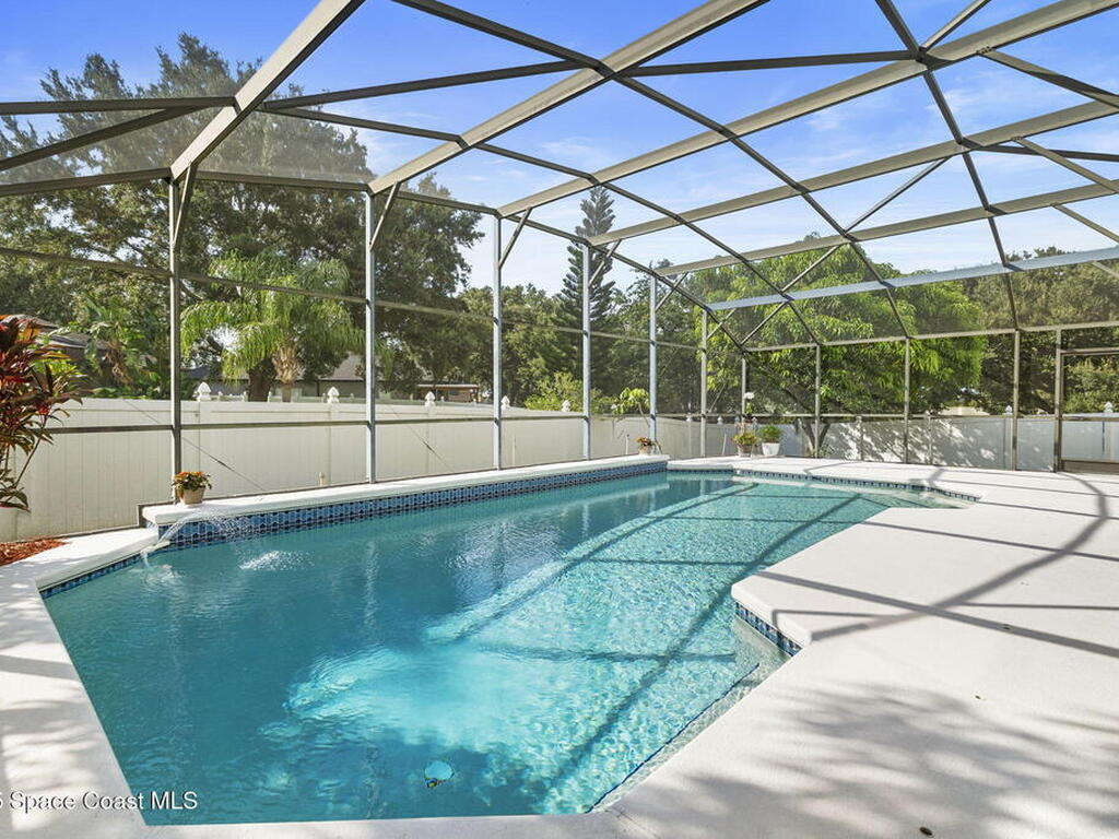 729 Strihal Loop, Oakland, FL 34787